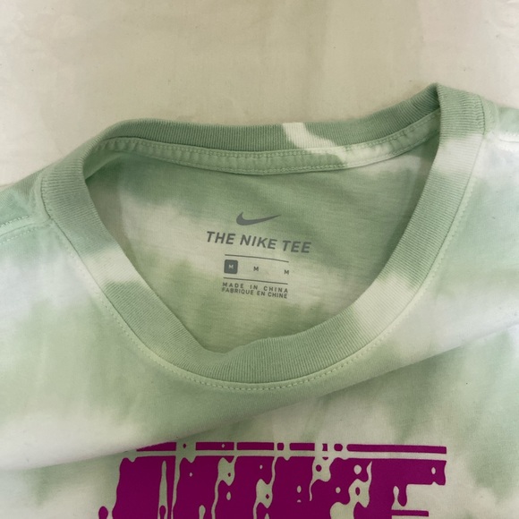 NIKE TIE DYE SHIRT NWT - Picture 3 of 3